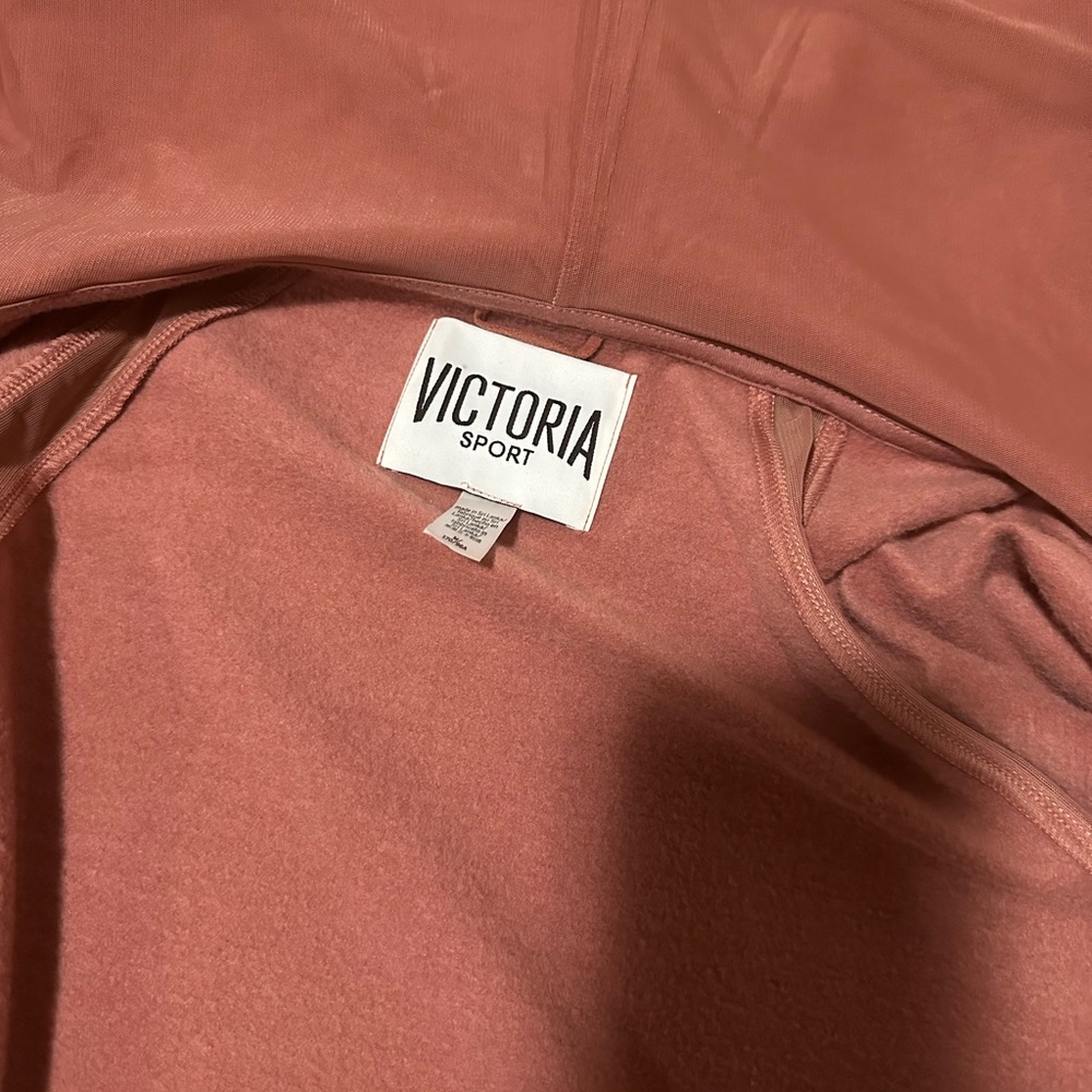 Women’s sport top from Victoria